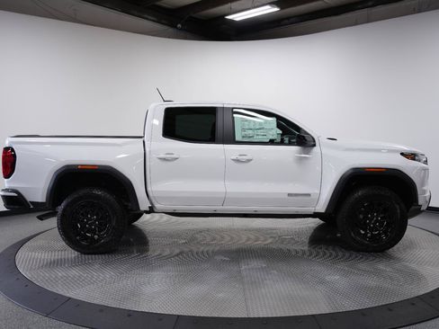 New 2026 GMC Canyon Elevation RWD image 9