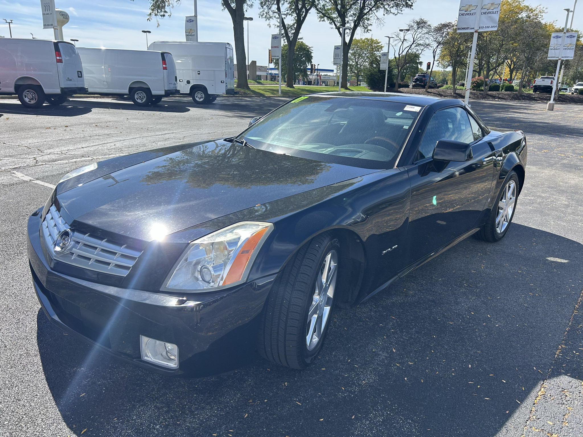Used 2007 Cadillac XLR RWD image 3