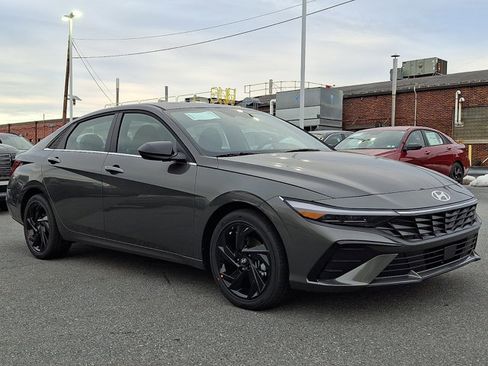 New 2026 Hyundai Elantra SEL Sport Premium image 3
