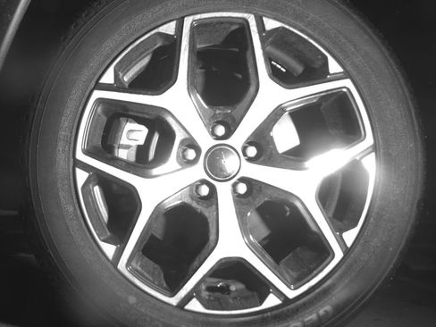 Used 2025 Jeep Compass Limited AWD/4WD image 9