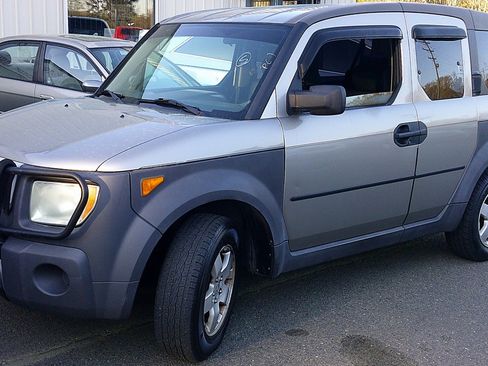 Used 2004 Honda Element EX image 3