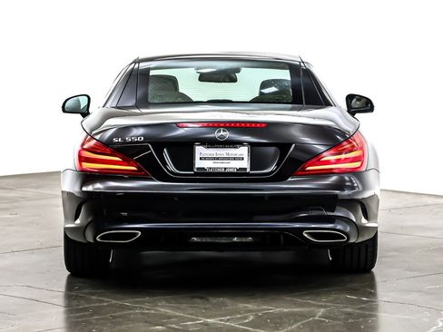 Used 2020 Mercedes-Benz SL 550 image 4