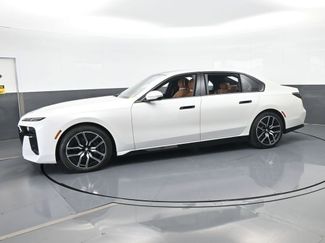 Used 2025 BMW 740i xDrive video 2
