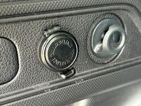 Used 2020 Subaru Forester Premium image 16