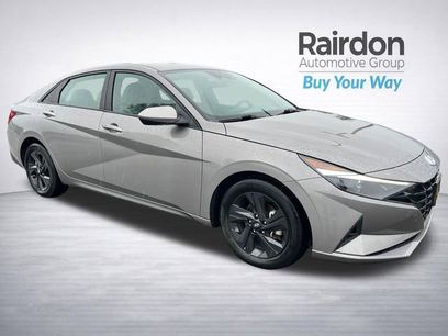 Used 2022 Hyundai Elantra SEL w/ Convenience Package