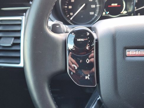 Used 2019 Land Rover Discovery SE image 27