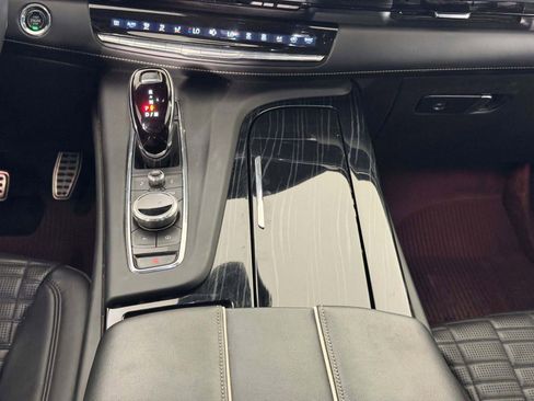 Used 2023 Cadillac Escalade V w/ LPO, ONYX Package AWD/4WD image 18