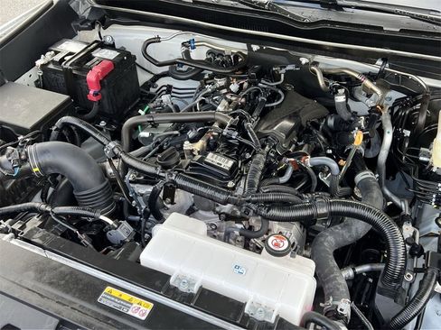 Used 2025 Toyota Tacoma SR image 27