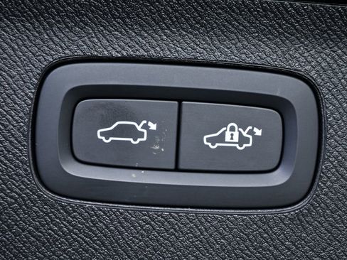 Certified 2026 Volvo XC90 T8 Ultra w/ Protection Package Premier image 35