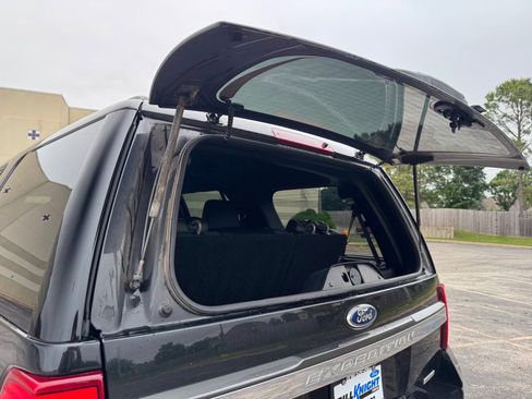 Used 2015 Ford Expedition XLT w/ Equipment Group 202A RWD image 18