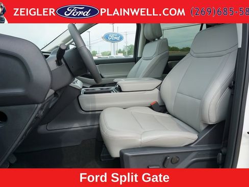 Used 2025 Ford Expedition Max Active AWD/4WD image 18