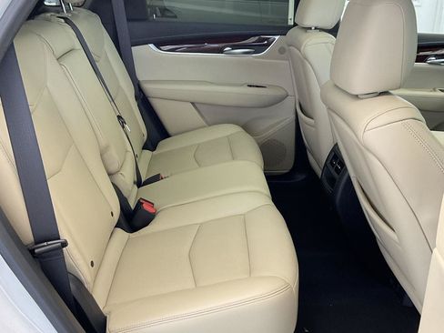 Used 2017 Cadillac XT5 Luxury w/ Driver Awareness Package AWD/4WD image 14