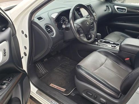 Used 2019 Nissan Pathfinder SL w/ Rock Creek Edition image 11