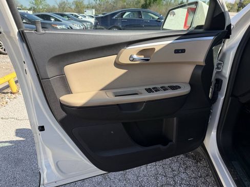 Used 2012 Chevrolet Traverse LTZ AWD/4WD image 22