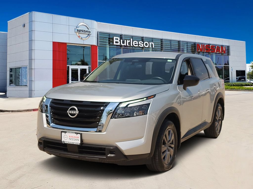 Certified 2025 Nissan Pathfinder S FWD image 1