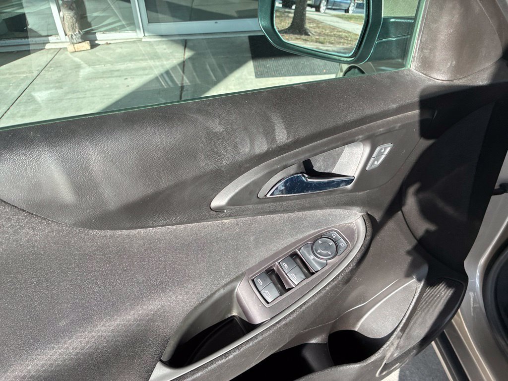 Used 2022 Chevrolet Malibu LT FWD image 19