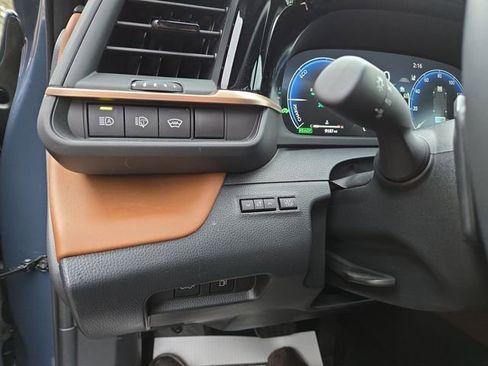 Used 2025 Toyota Crown Signia image 19