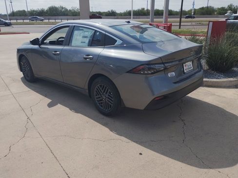 New 2026 Nissan Sentra SV w/ SV Convenience Package image 5