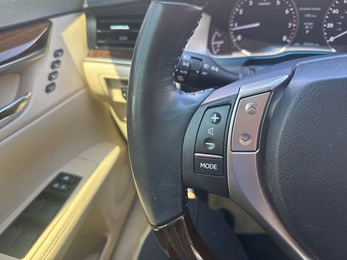 Used 2014 Lexus ES 350 w/ Luxury Package FWD image 15