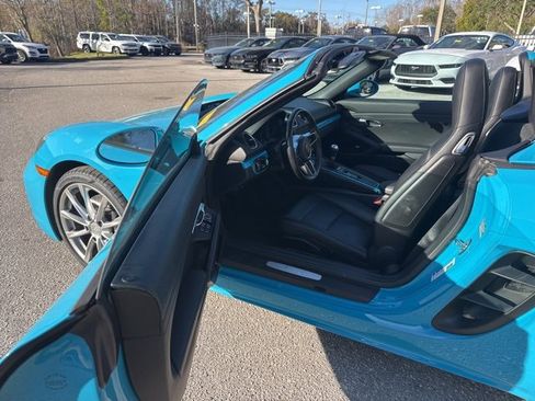 Used 2017 Porsche 718 Boxster image 12