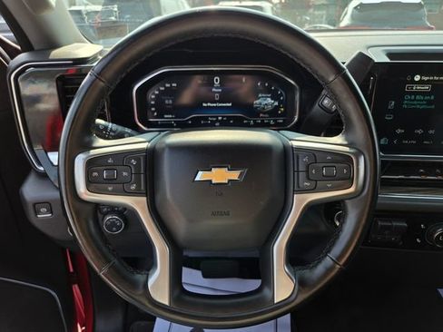 Used 2025 Chevrolet Silverado 1500 LT AWD/4WD image 31