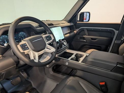 New 2026 Land Rover Defender 110 X-Dynamic SE image 12