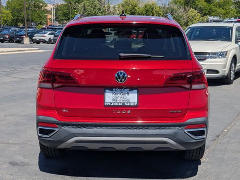 Used 2022 Volkswagen Taos SE FWD image 5