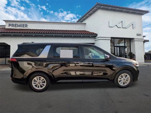 Certified 2024 Kia Carnival LX image 8