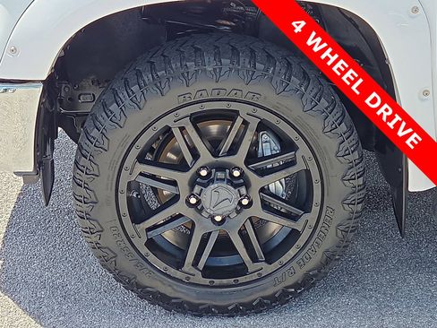 Used 2020 Toyota Tundra SR5 w/ SR5 Upgrade Package AWD/4WD image 7