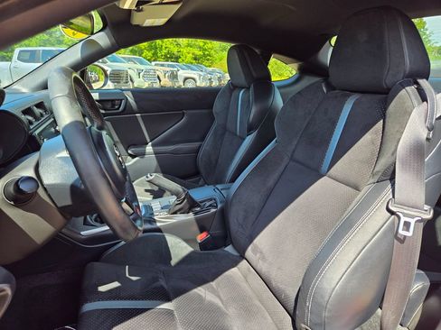 Used 2023 Toyota GR86 Premium w/ ALL Weather Mat Package (TMS) RWD image 12