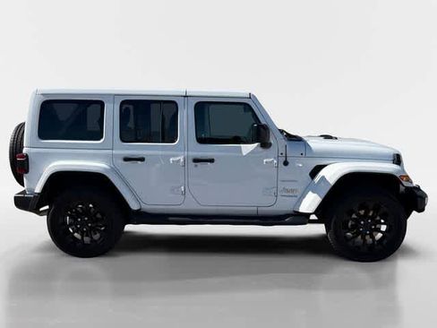 Used 2022 Jeep Wrangler Unlimited Sahara image 12
