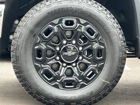 New 2026 Chevrolet Silverado 3500 LT image 25