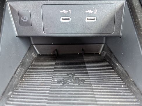 Used 2025 Nissan Kicks SR FWD image 18