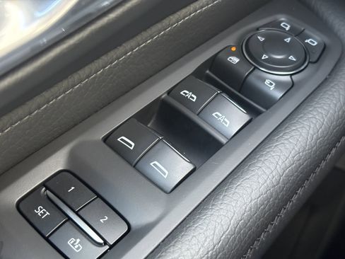 Used 2024 GMC Yukon Denali w/ Denali Reserve Package image 34