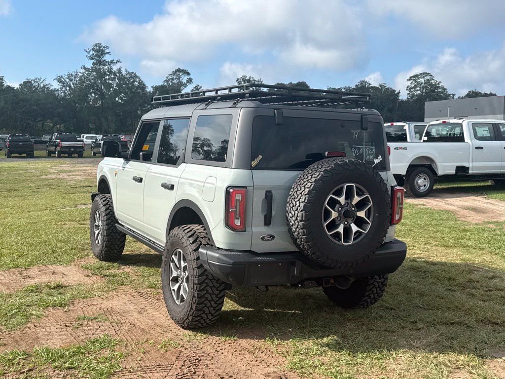 Used 2024 Ford Bronco Badlands AWD/4WD image 3