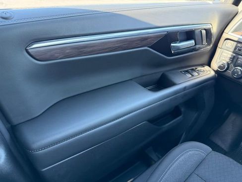 Used 2025 Chevrolet Tahoe LS AWD/4WD image 31