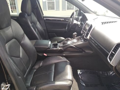 Used 2011 Porsche Cayenne image 26