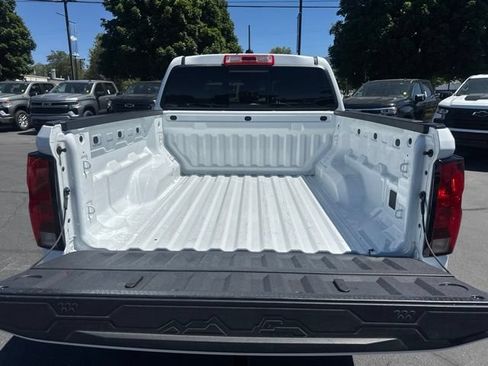 Used 2024 Chevrolet Colorado Trail Boss w/ Advanced Trailering Package AWD/4WD image 11