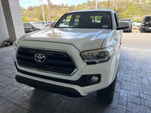 Used 2016 Toyota Tacoma SR5 w/ SR5 Appearance Package (SN) RWD image 1