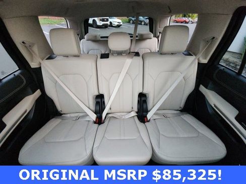Used 2022 Ford Expedition Platinum image 11