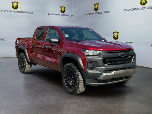 Used 2025 Chevrolet Colorado Trail Boss AWD/4WD image 7