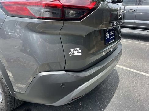 Used 2023 Nissan Rogue S AWD/4WD image 12