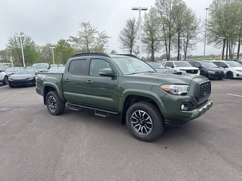 Used 2021 Toyota Tacoma TRD Sport w/ Technology Package AWD/4WD image 6