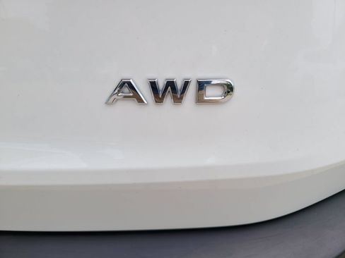Used 2023 Nissan Rogue S AWD/4WD image 9