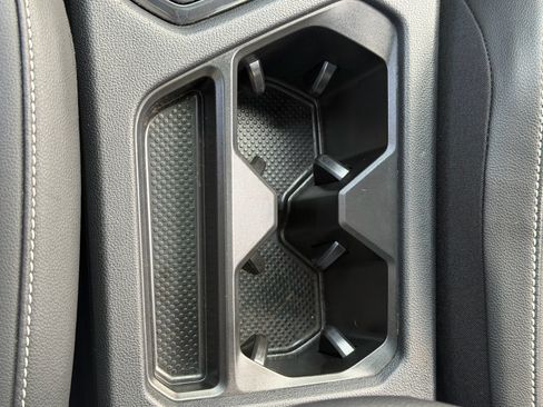Used 2022 Volkswagen Tiguan SE R-Line FWD image 30