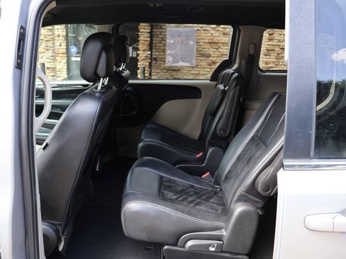 Used 2017 Dodge Grand Caravan SXT FWD image 29