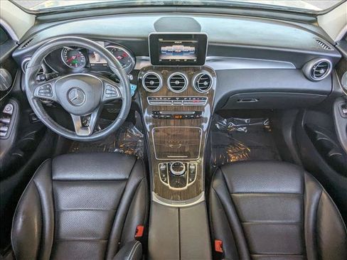 Used 2019 Mercedes-Benz GLC 350e 4MATIC image 17