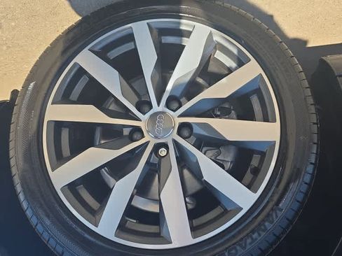 Used 2020 Audi A4 2.0T Premium w/ Convenience Package image 2