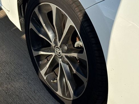 Used 2019 Toyota Corolla SE FWD image 5