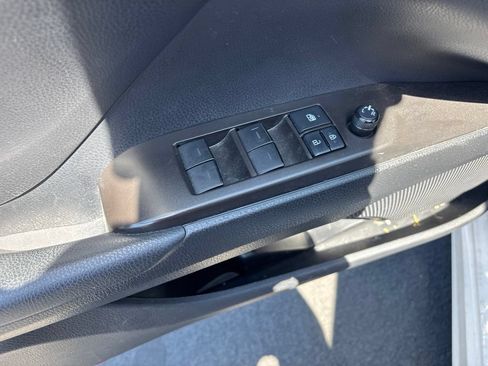 Used 2021 Toyota Camry SE FWD image 10